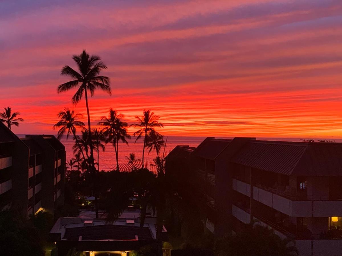 Kona Magic Ali'I - Top Floor Views, Pool, Beach, Sunsets Kailua-Kona Exteriör bild